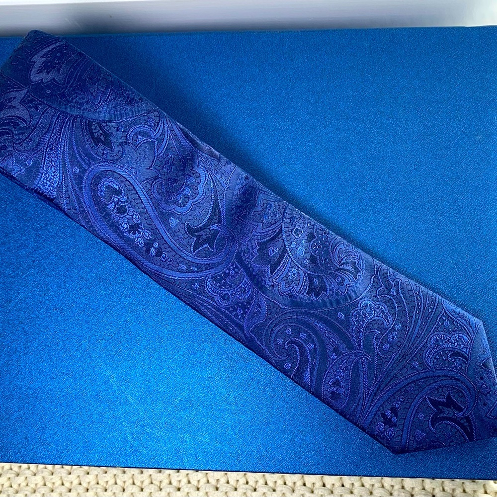 Hugo Boss Blue Paisley Men's Tie